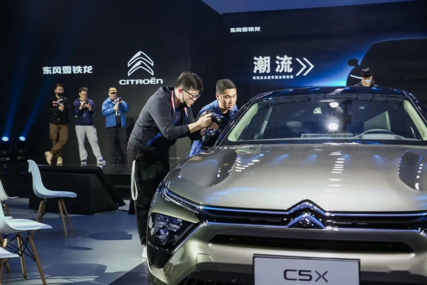 凡尔赛C5 X深度体验，A+级车的价格B级车的实力？