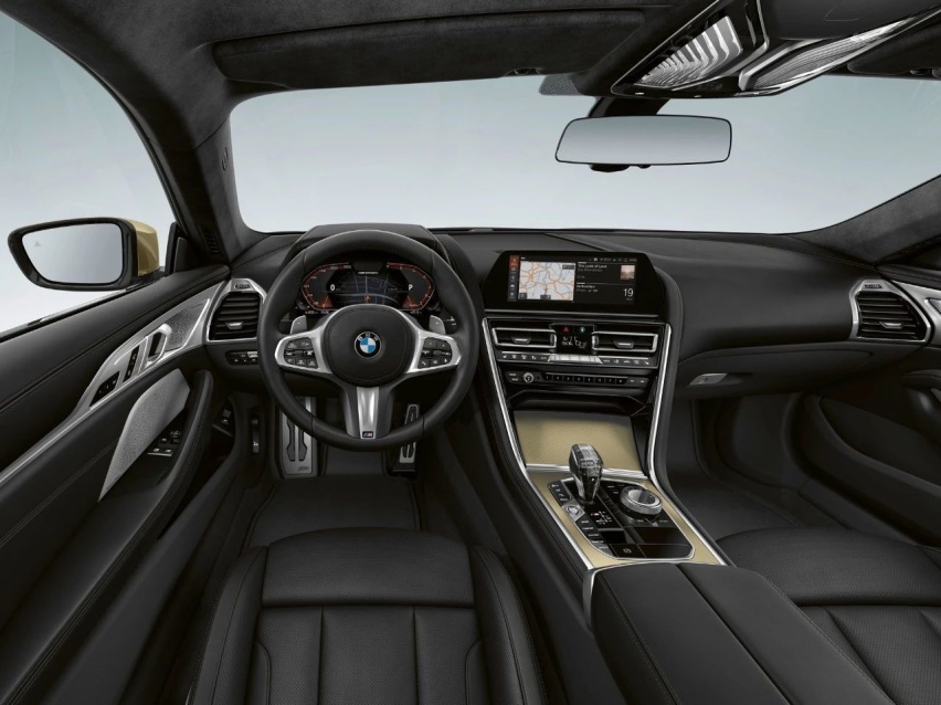 辉煌驭世，气韵绝尘 | BMW 8系曙光特别版定制交车仪式
