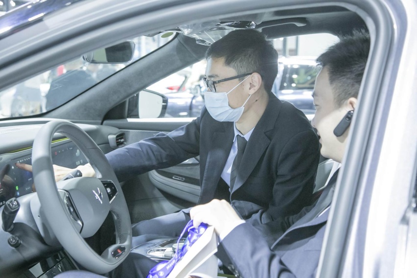 华中国际车展必看||买阿维塔的车主，为何跑去订了极狐阿尔法？
