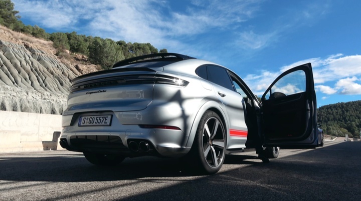 全球首试！保时捷卡宴Turbo E-Hybrid