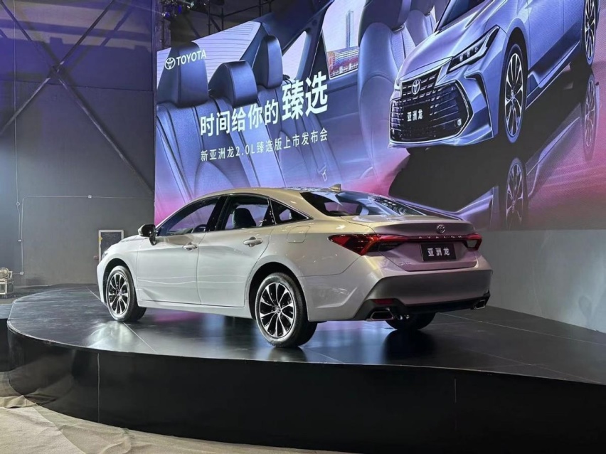 亚洲龙新增车型上市，次低配售价20.98万，内饰更新留给下一代