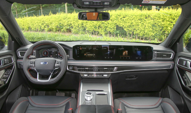 同为中大型SUV 福特探险者VS凯迪拉克XT6 您会选择谁？