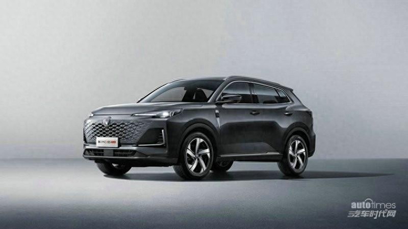 同级首发停车记忆助理，第三代CS55PLUS上市，9.99万元起