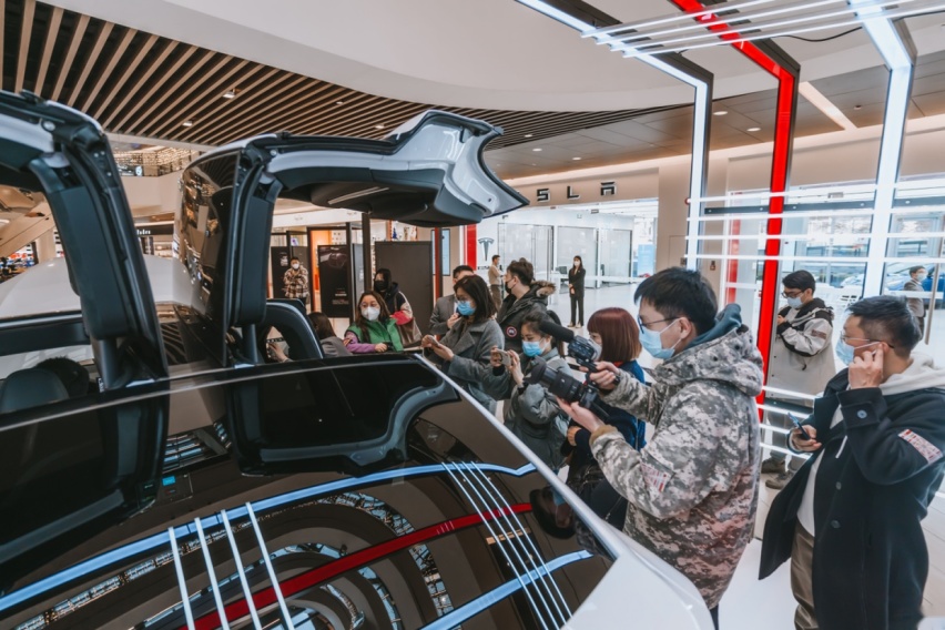 来都来了，张俊凌静态体验特斯拉Model X Plaid