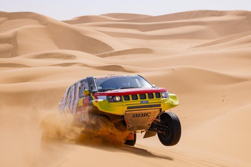 出道即巅峰！BJ40刀锋英雄版将于达喀尔完赛日开启预售