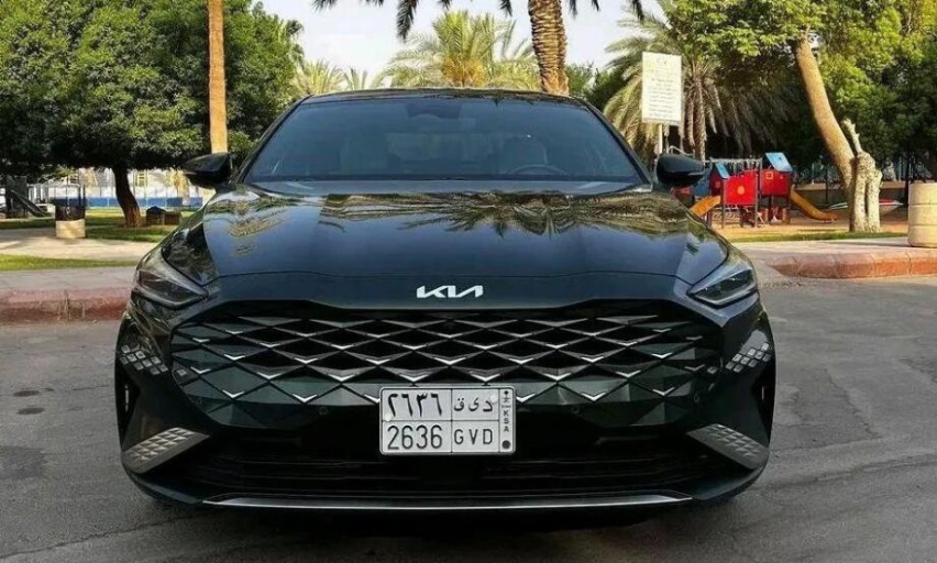 豪华韩范！搭载3.5L V6动力，起亚K8海外实车谍照曝光