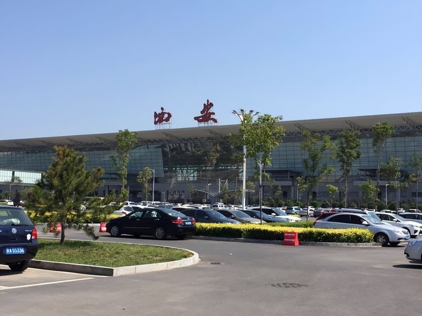 西安咸阳国际机场停车场收费，西安机场停车费多少钱一天