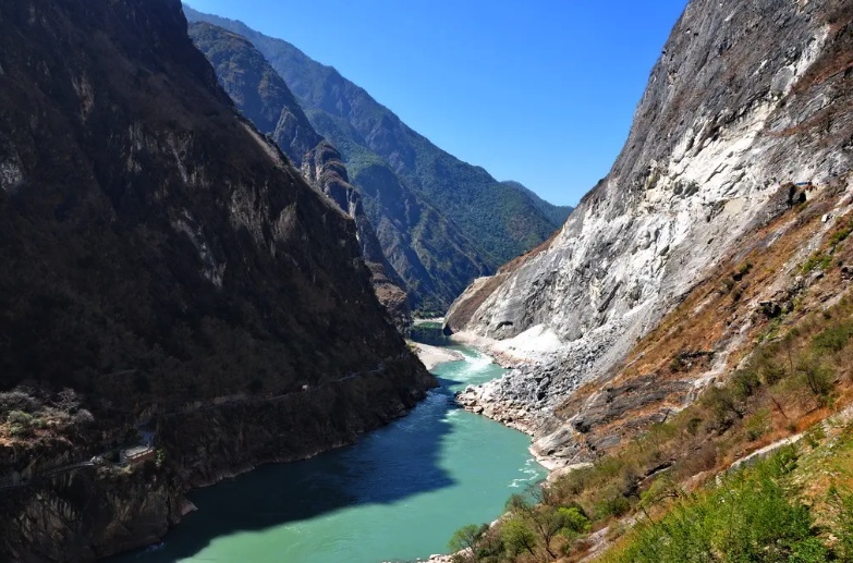 不足17万元买轿跑，一箱油跑1200公里，费油吗？