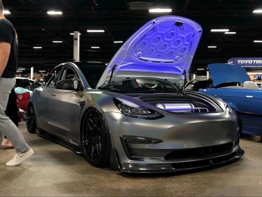 特斯拉Model 3配碳纤维轮毂，降低簧下质量更能刹得住？
