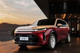 华为乾崑ADS4+鸿蒙5，搭配炽焰鎏金车色，华境S能否成功？