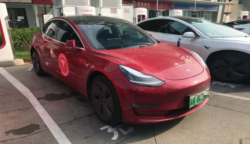 Model 3早高峰失控，方向失控6秒钟 特斯拉却称无故障