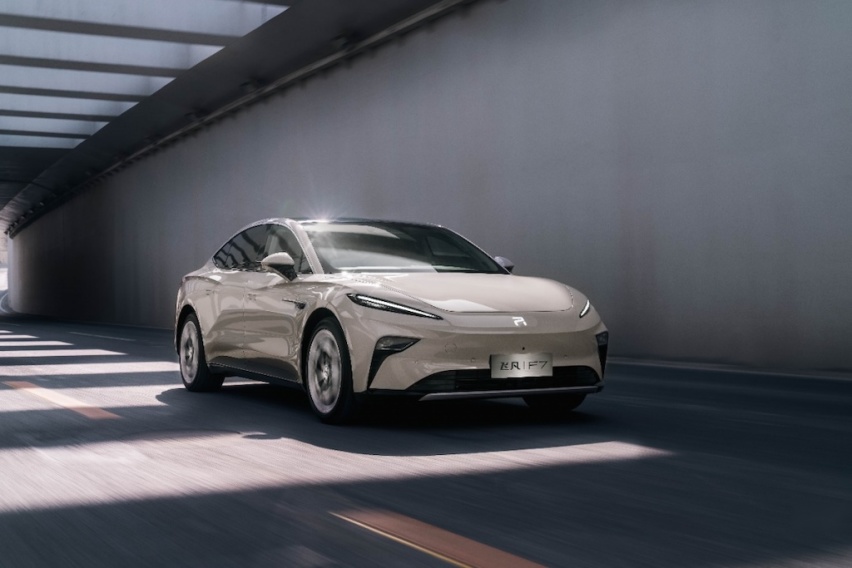 中大型豪华纯电轿车飞凡F7正式上市 售价20.99万-30.19万2219.png