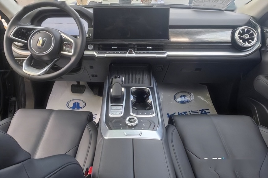 全新坦克400 Hi4-T实车曝光 预计30万+300kW功率 会火吗