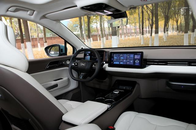 敢于尝鲜，高性价比电动SUV——爱驰U5