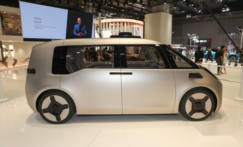 极氪CM2E谍照曝光，定位紧凑型MPV，无B柱+对开侧滑门