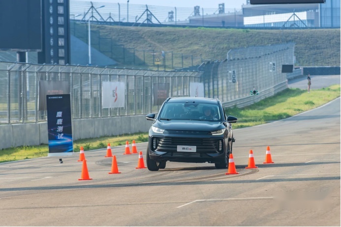 6秒破百，16万级的“赛道级性能SUV”星途凌云S上市