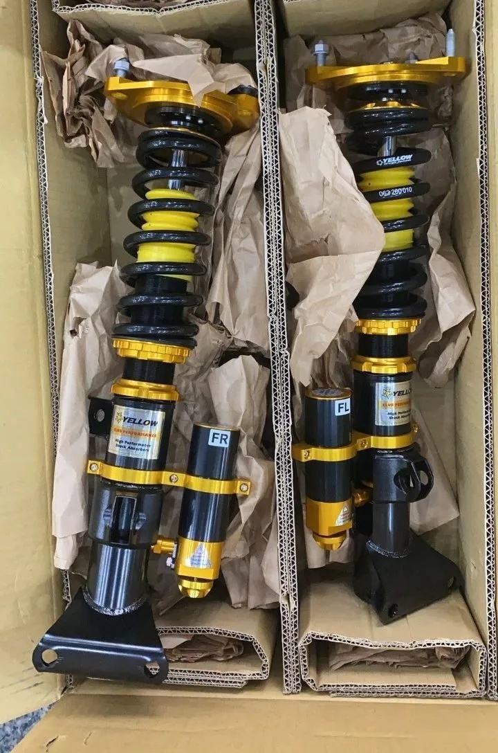 580马力肆意撒欢的奔驰C63 AMG，只是车库的冰山一角？