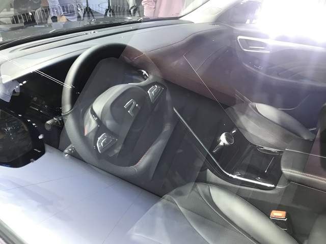 实拍MARVEL R，上汽这台电动高端SUV，预售22万起