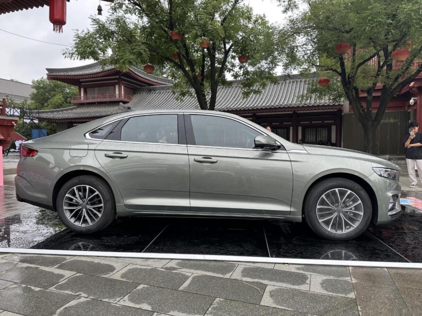 吉利星瑞扶摇版，2.0T换1.5T，反向放置，动力还够用吗？