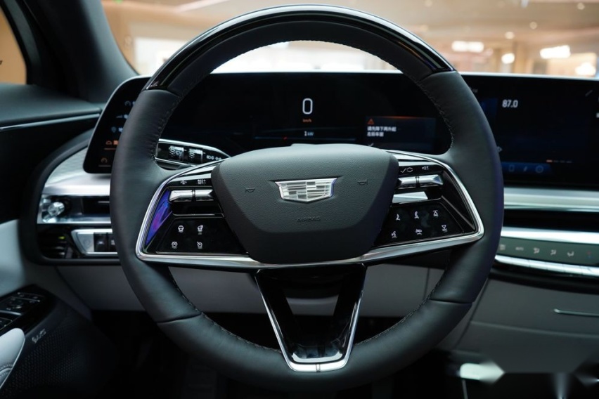 近50万的SUV，蔚来EC7对比凯迪拉克LYRIQ锐歌，究竟选谁？