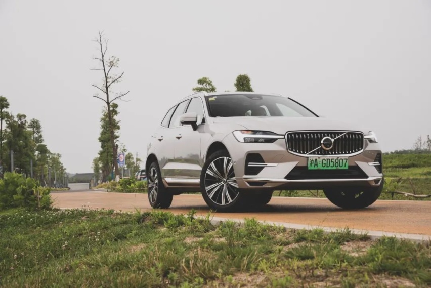 试驾沃尔沃XC60 T8：贵是贵点，但开过就“种草”