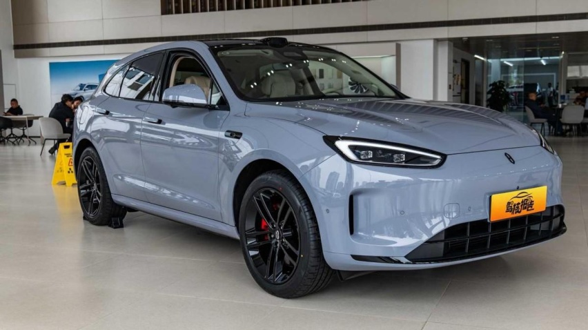 全新问界M5与特斯拉Model Y，谁将引领电动SUV新潮流？