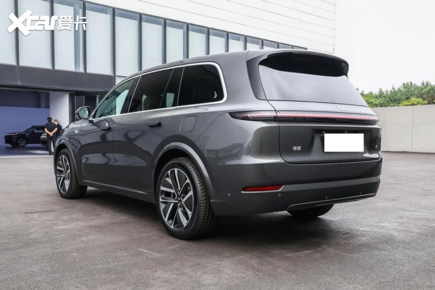 售价45.98万，理想L9强势来袭，“500万以内最好用的家用SUV”