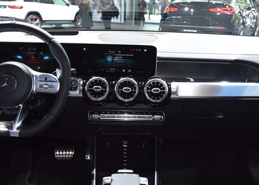 备受争议的7座奔驰SUV，内饰很高级，而国外版动力配2.0T