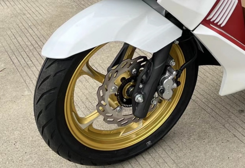 老厂制造！高配低价代表车型：原创外观，ABS+TCS，续航350km