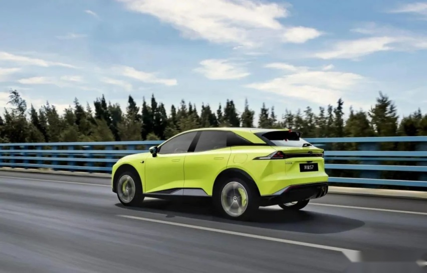 冲击 20 万年销量，深蓝开卷 SUV 市场
