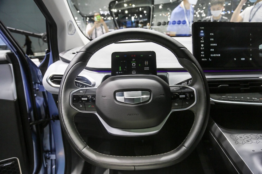 定位紧凑型纯电动 SUV 深港澳车展实拍几何 C