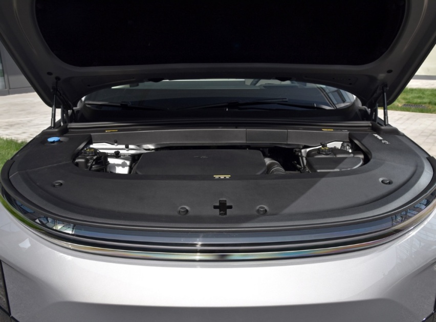 理想L6，续航超1300km自带冰箱，不足28万可入手