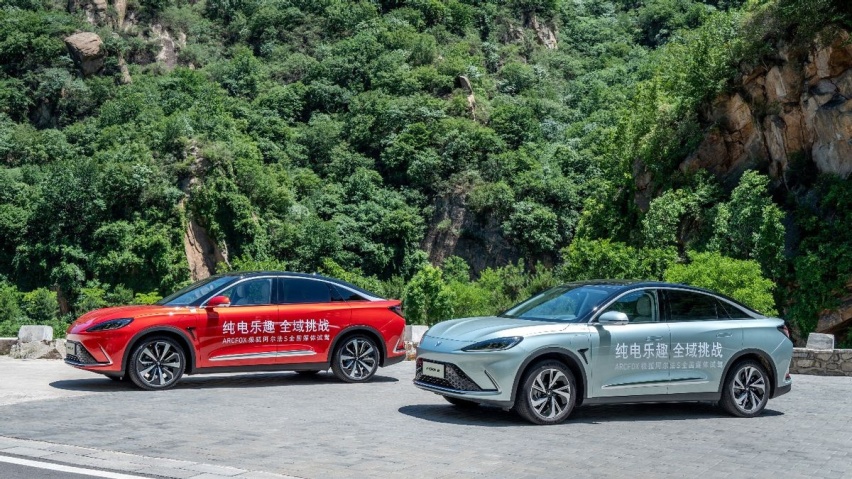 华为技术加持，百公里加速3.5秒，极狐阿尔法S值得买吗？
