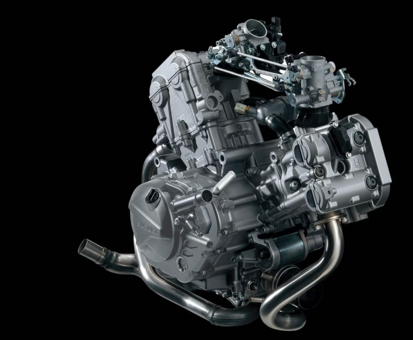 中排量休旅摩托，2023款铃木V-Strom650，配置一般机械性能强