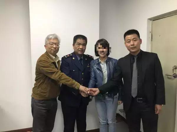 我们都该感谢奔驰女车主