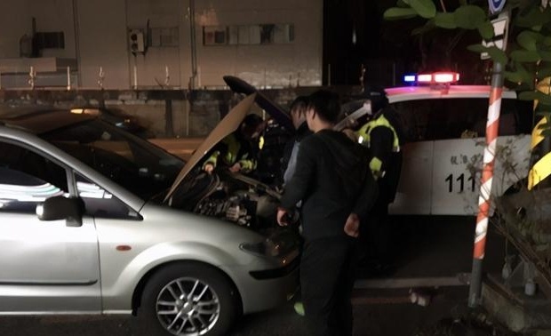 汽车电瓶没电了怎么办？老司机教你一招，轻松解决