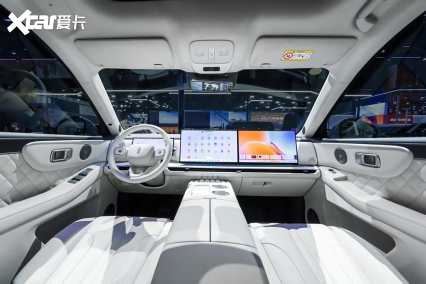 2026成都车展丨魏你放心 坚守品质 魏牌双旗舰V8X/V9X亮相