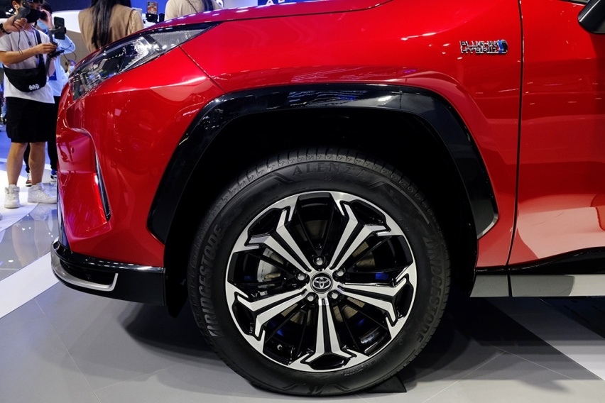 丰田新车来袭，被外媒称“史上最强RAV4”