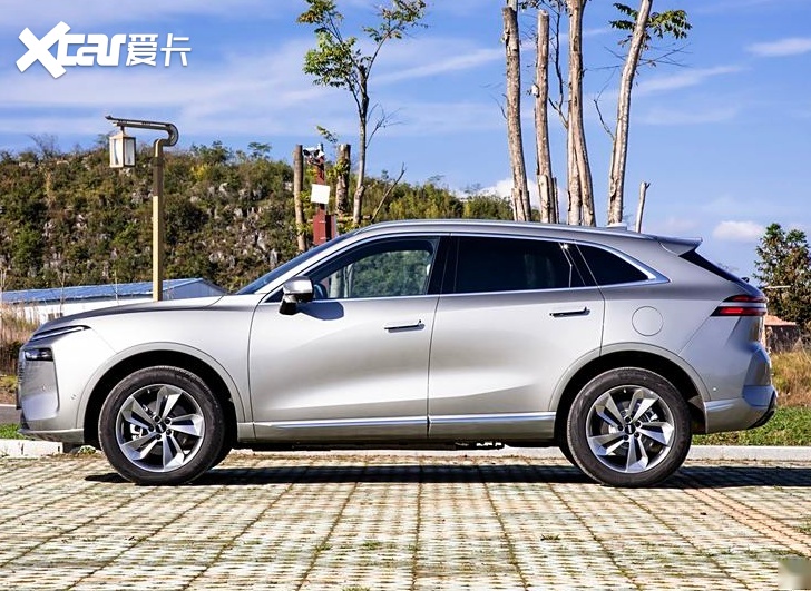 魏牌摩卡hi4车型正式上市!配备全新轮毂,售价23.88万元