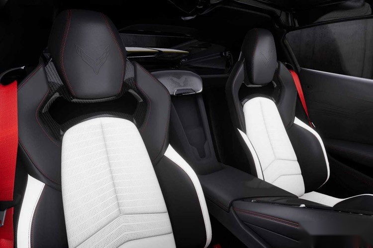 5.5L V8+8DCT 科尔维特C8 Z06 70周年纪念版官图曝光