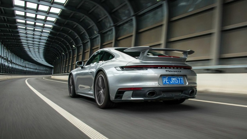 牛X评测：实测3.69秒破百 保时捷911 Carrera 4S有何魅
