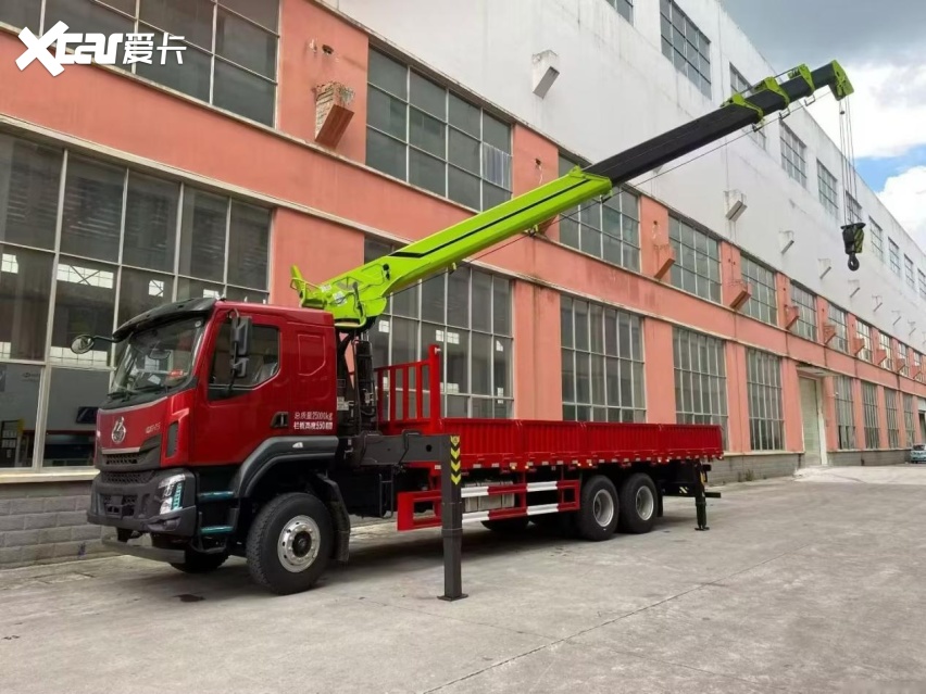 重载吊装实力派，乘龙H5 6×4随车吊强势登场
