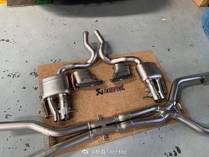 奔驰C63S AMG德国Techtec刷ECU刷电脑AK排气