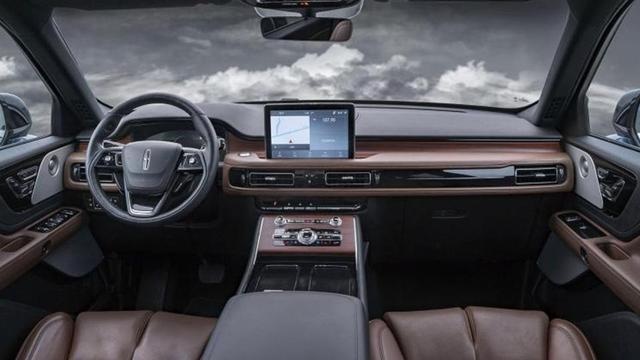 3分钟看车圈：顶级SUV 劳斯莱斯库里南定制版预告图发布