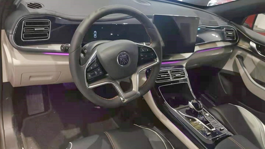 比亚迪秦PLUS EV：北京优惠6000元，提车得等半个月？