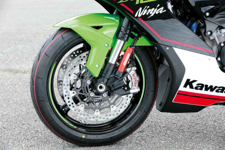 川崎公升级旗舰跑车摩托，ZX-10R四缸203马力，外观升级大