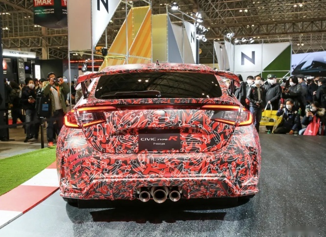 2.0T+6MT 原厂大尾翼+三出排气 平民性能钢炮本田思域TYPE R 20日首发