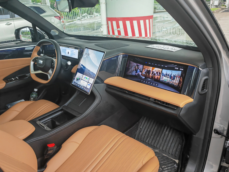科技电混SUV 试驾吉利银河L7