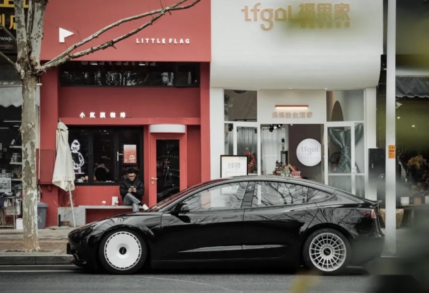 购入特斯拉Model 3玩姿态改装，只因油价涨了两毛钱