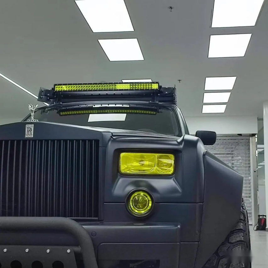 6x6的劳斯莱斯幻影见过吗？土豪玩越野也要讲究品味